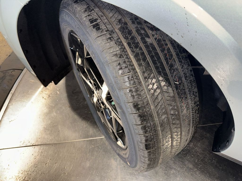 new 2025 Kia Carnival car, priced at $47,055