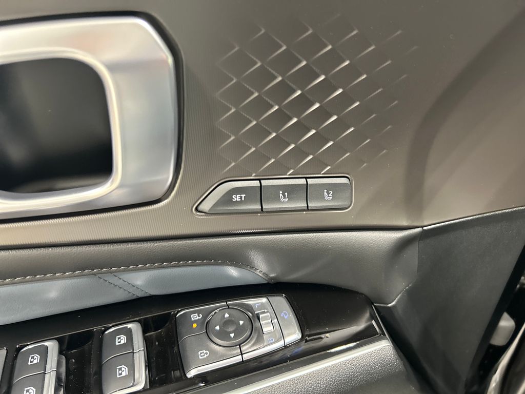 new 2025 Kia Sorento Hybrid car, priced at $44,924