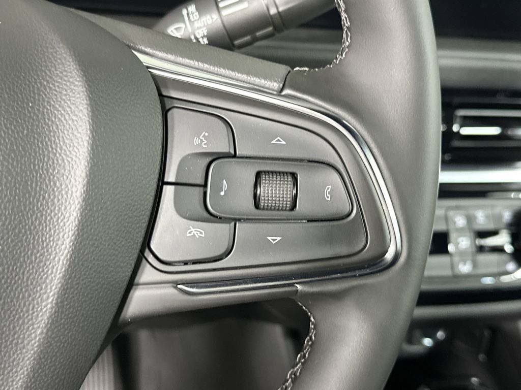 new 2025 Buick Envista car, priced at $29,570
