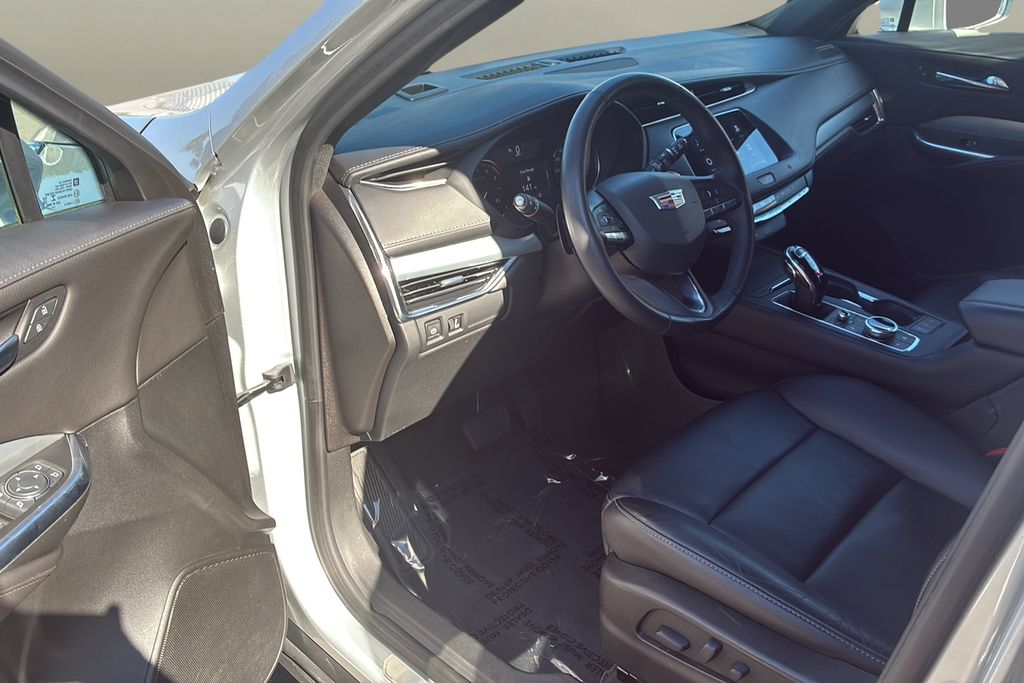 used 2020 Cadillac XT4 car, priced at $20,600