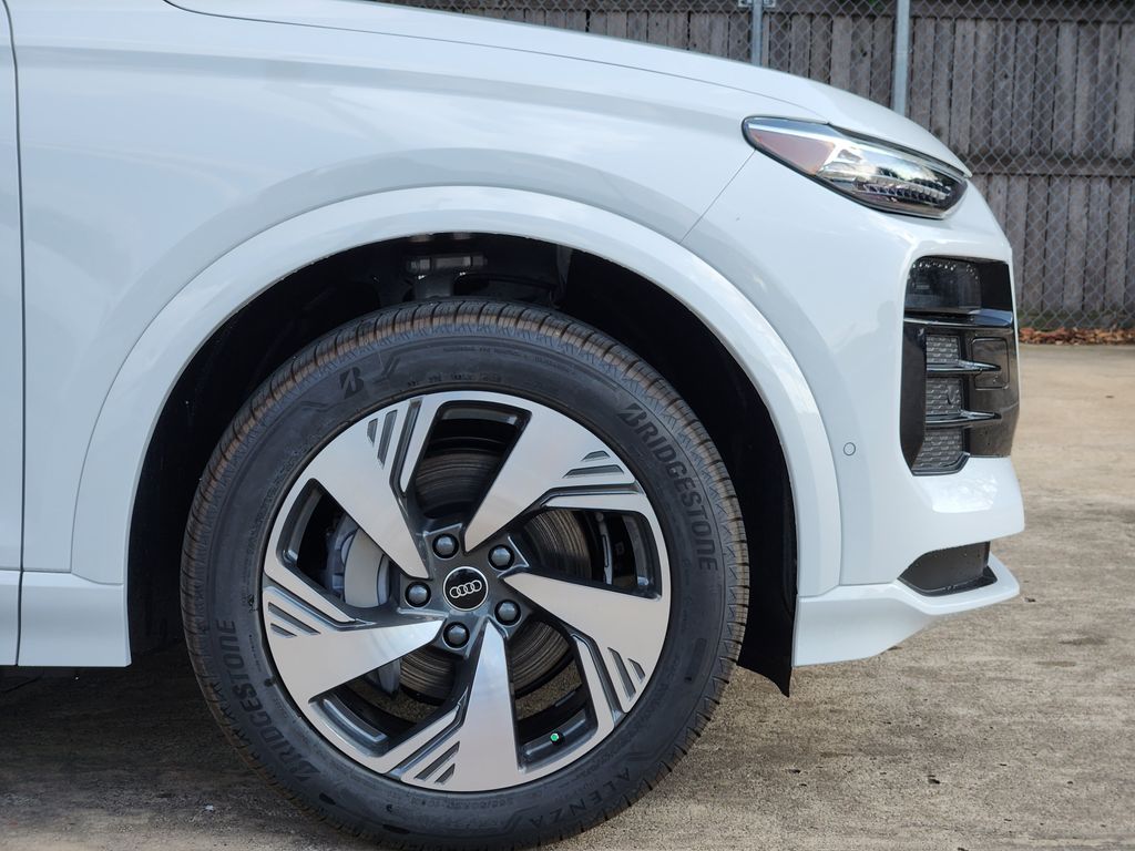 new 2025 Audi e-tron car, priced at $75,085
