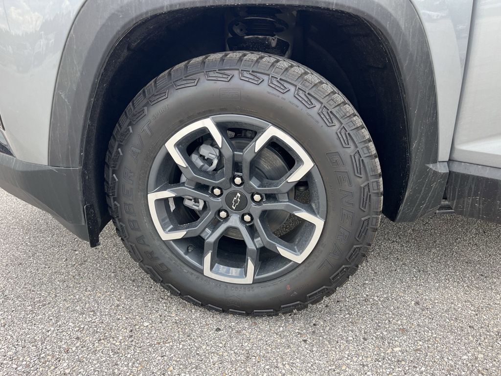 new 2026 Chevrolet Equinox car, priced at $34,075