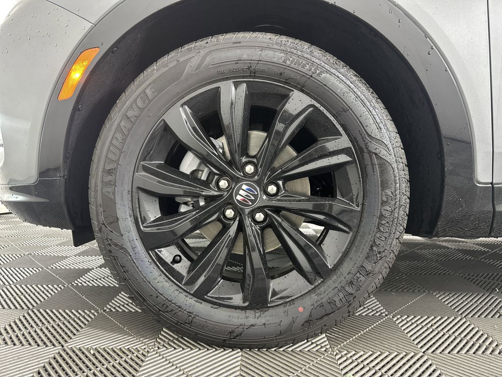 new 2025 Buick Envista car, priced at $26,070