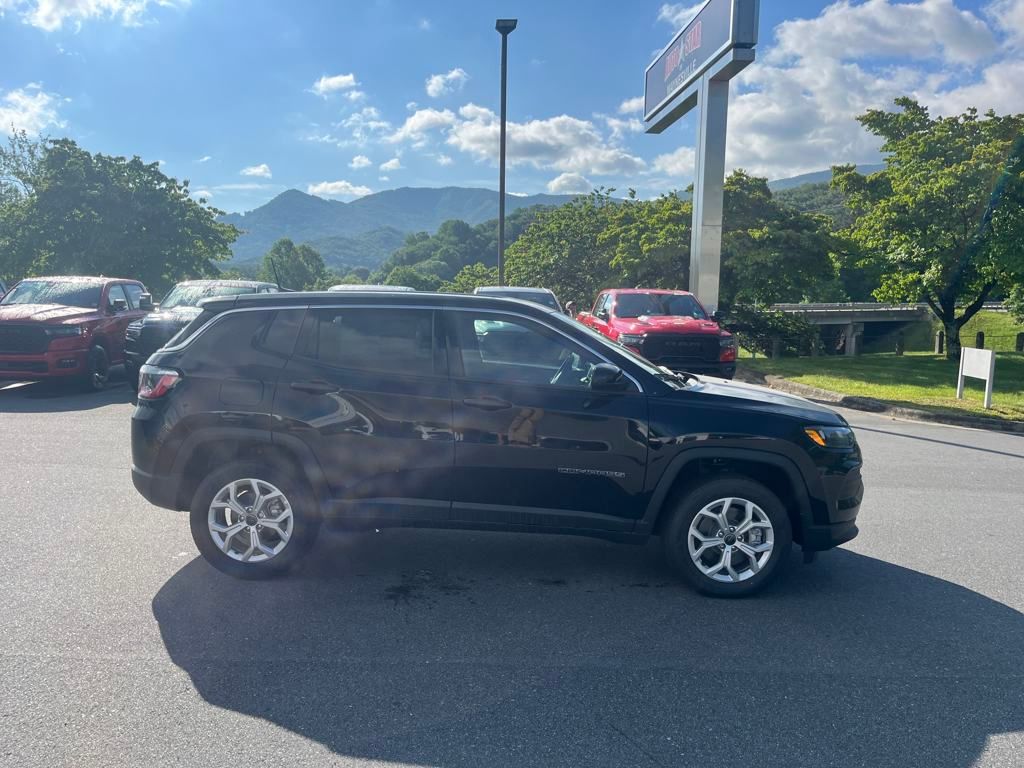 new 2025 Jeep Compass car, priced at $26,990