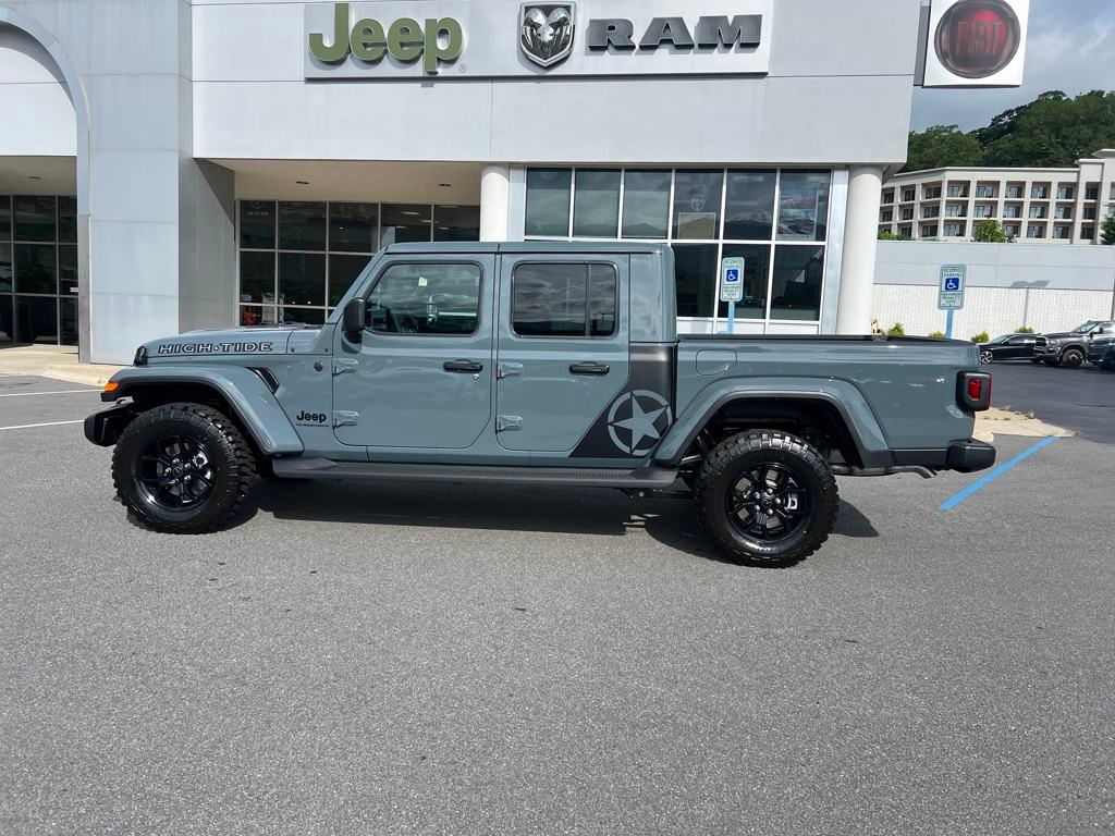 new 2025 Jeep Gladiator car, priced at $46,990