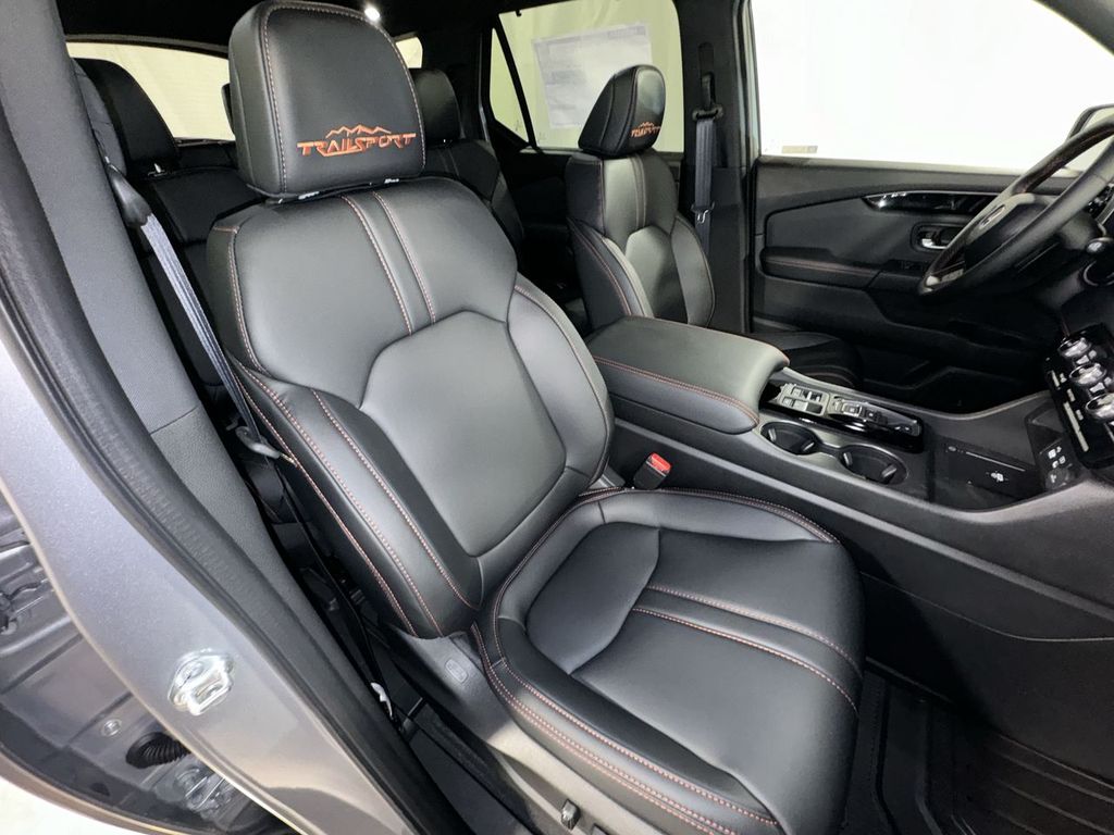 new 2025 Honda Pilot car, priced at $50,895