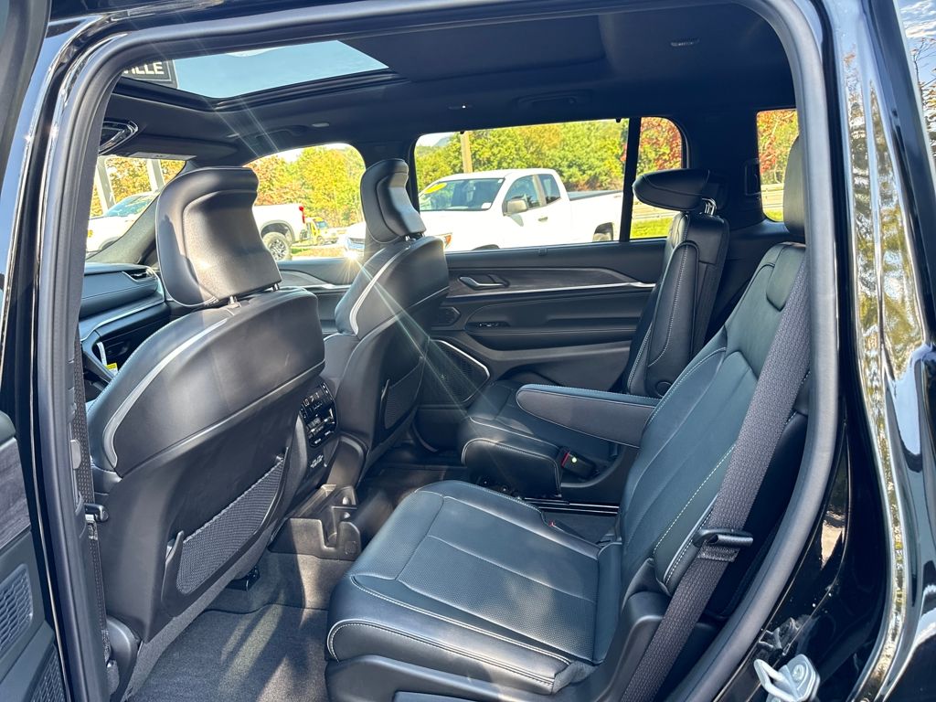new 2025 Jeep Grand Cherokee L car, priced at $59,990