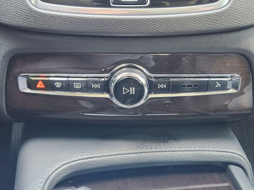 used 2019 Volvo XC90 car, priced at $25,362