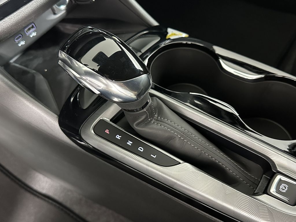 new 2025 Buick Envista car, priced at $29,570