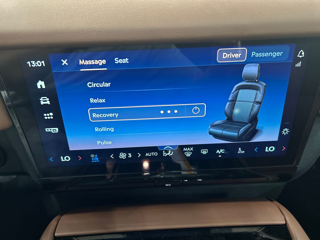 new 2025 Lincoln Navigator car, priced at $102,985