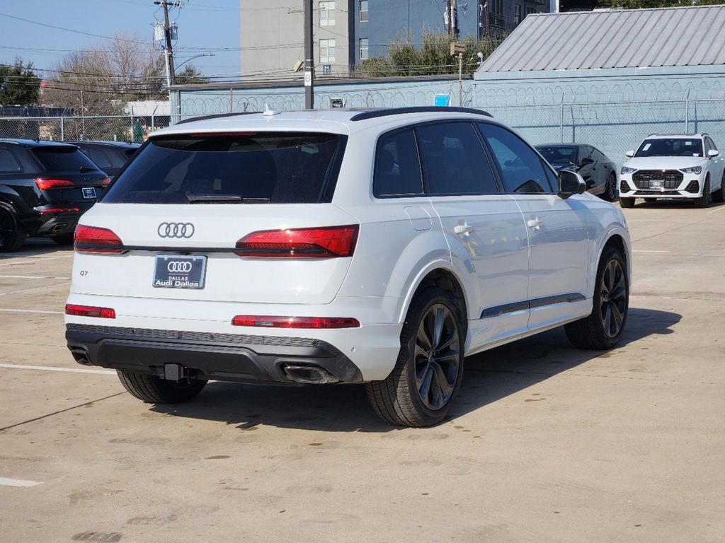 new 2025 Audi Q7 car, priced at $77,750
