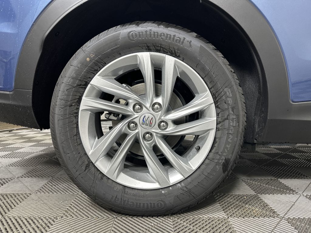 new 2025 Buick Envista car, priced at $27,375