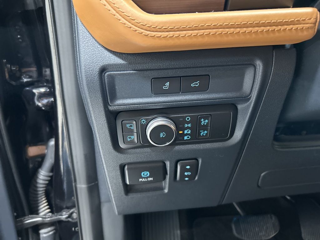 used 2022 Ford Expedition car, priced at $57,405
