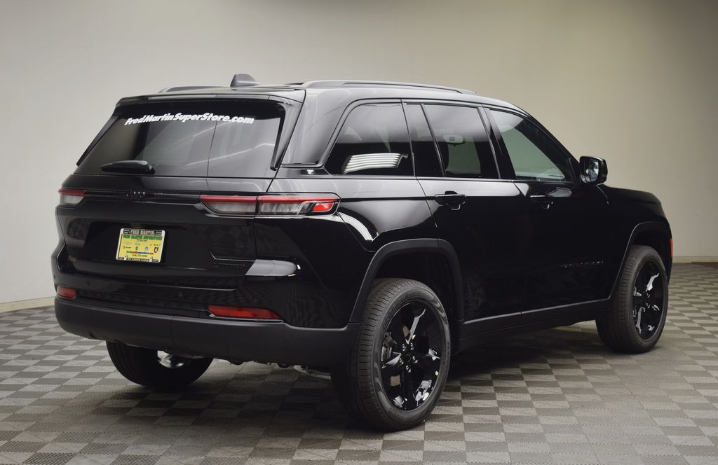 new 2025 Jeep Grand Cherokee car, priced at $44,150