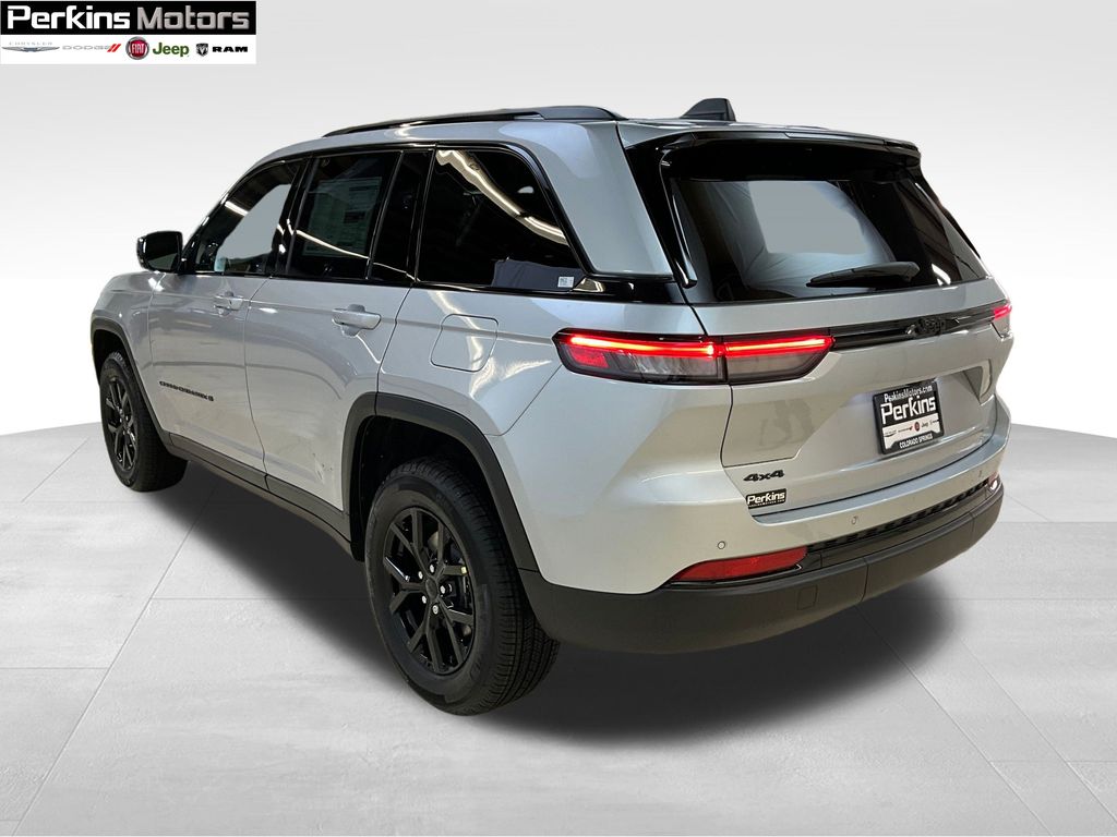 new 2025 Jeep Grand Cherokee car, priced at $43,994