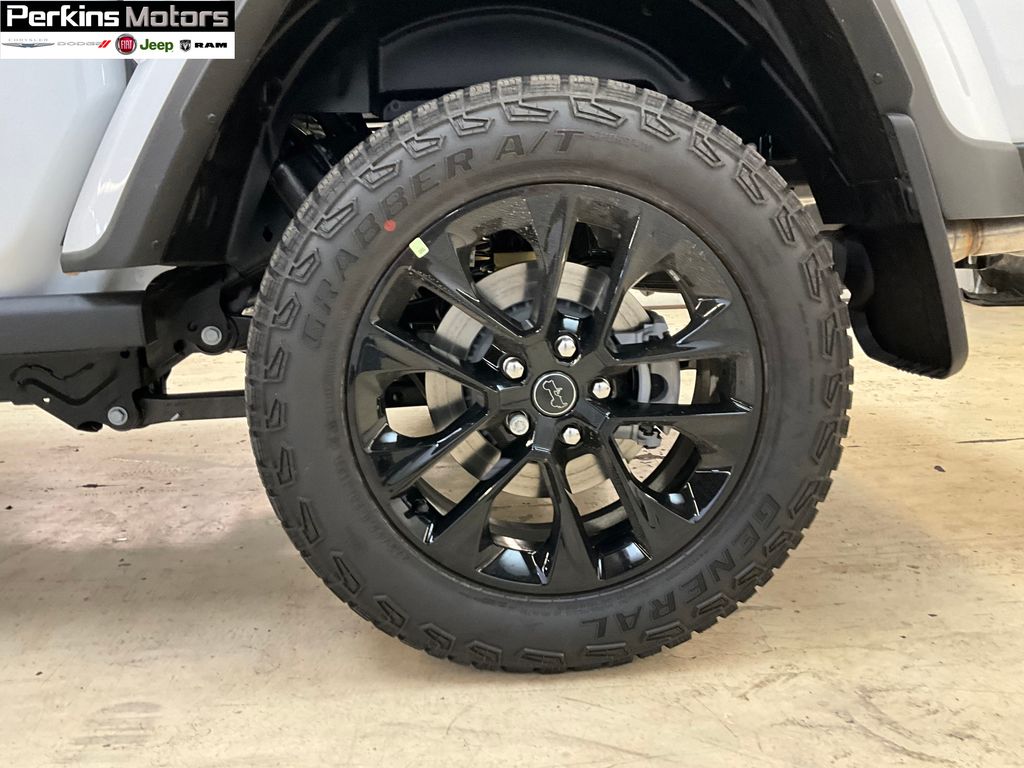new 2025 Jeep Gladiator car, priced at $39,264