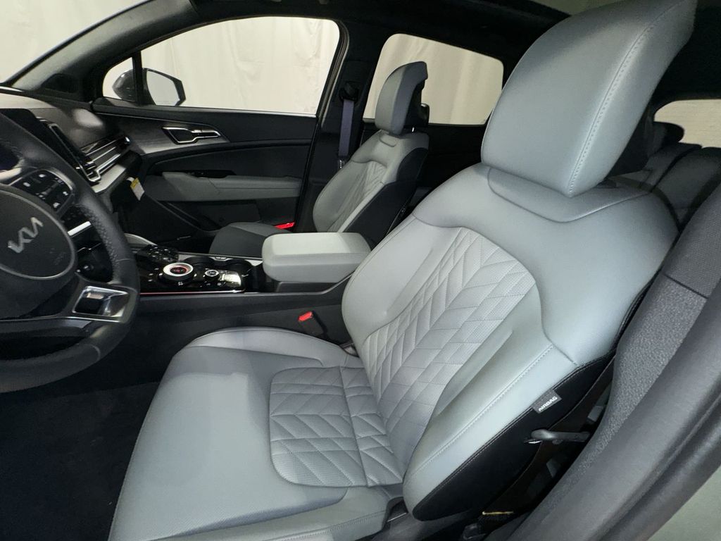 new 2025 Kia Sportage Plug-In Hybrid car, priced at $45,100