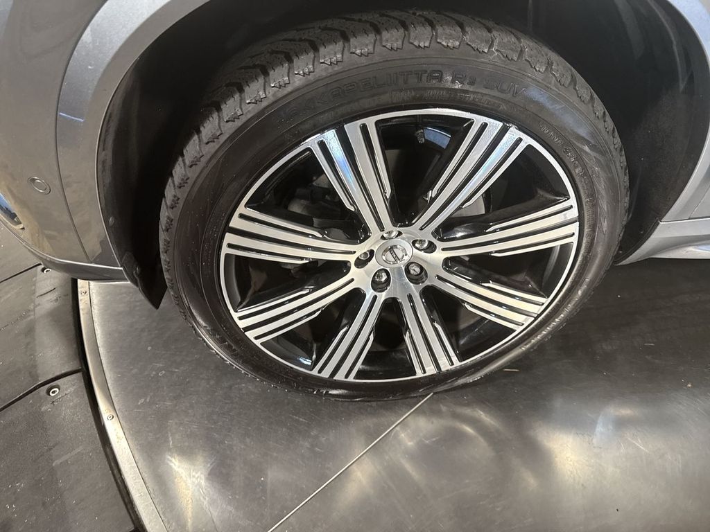 used 2020 Volvo XC90 car, priced at $31,983