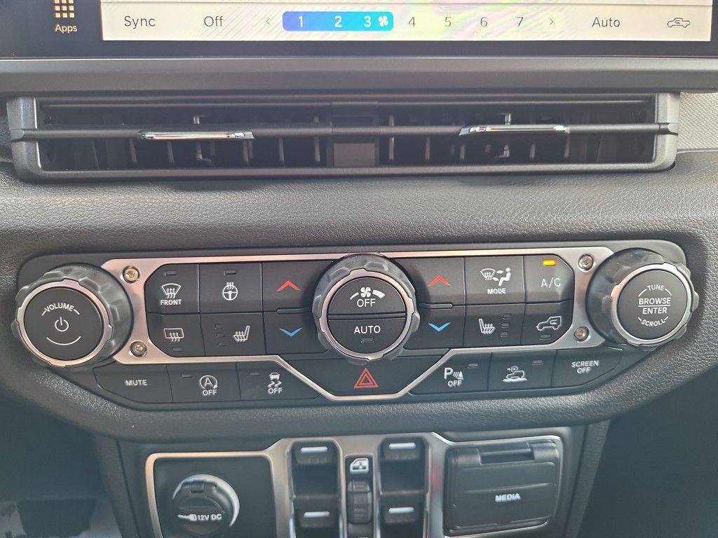 new 2025 Jeep Gladiator car, priced at $47,641