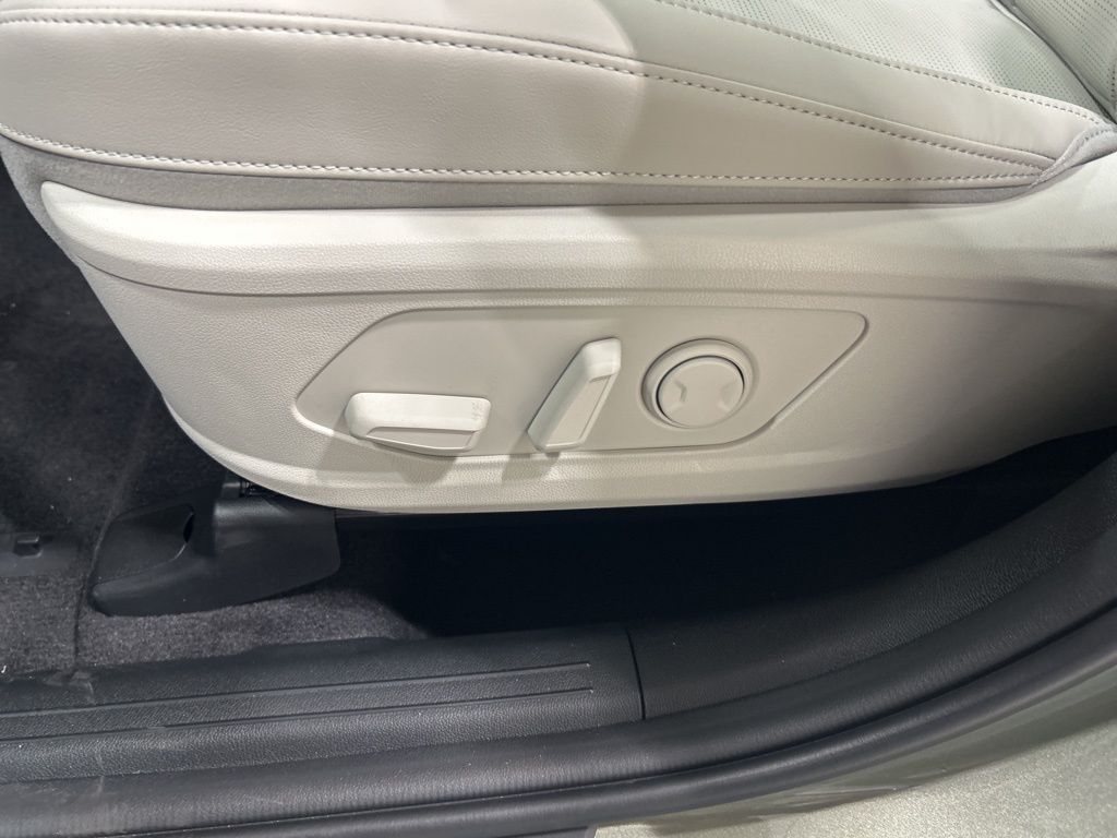 new 2025 Kia Sorento car, priced at $40,122