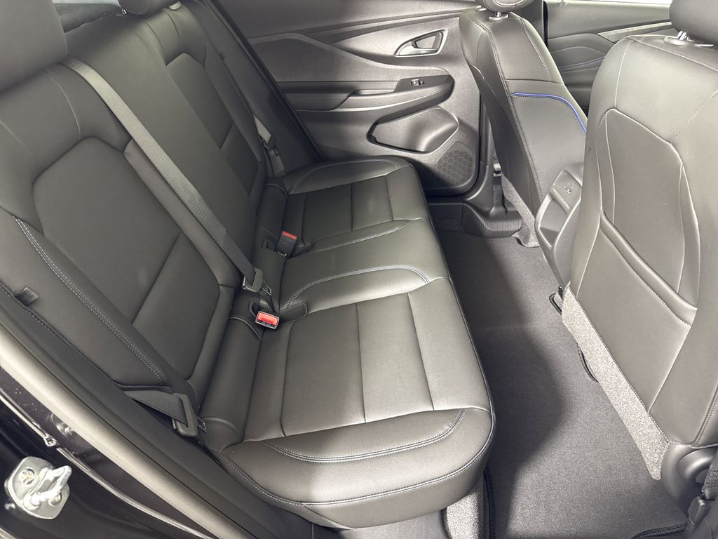 new 2025 Buick Envista car, priced at $29,869