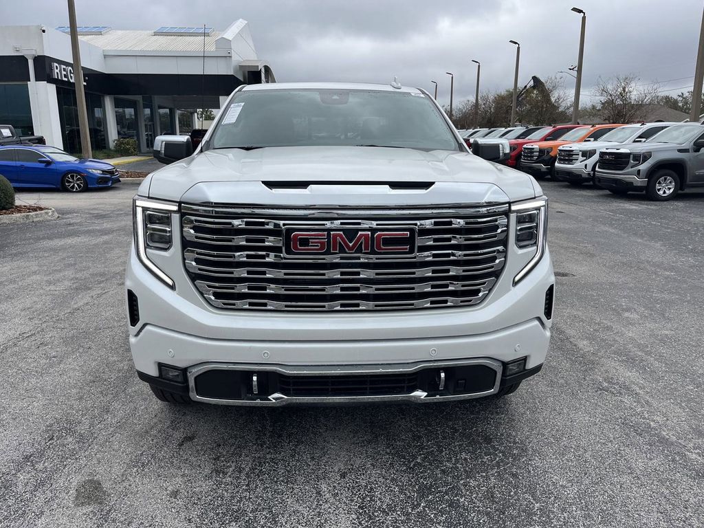 new 2025 GMC Sierra 1500 car, priced at $75,305