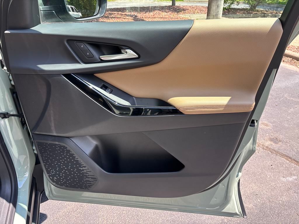 new 2026 Chevrolet Equinox car, priced at $38,290