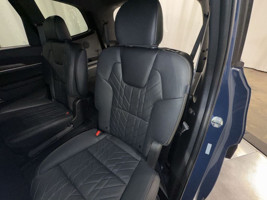 new 2025 Kia Telluride car, priced at $53,877