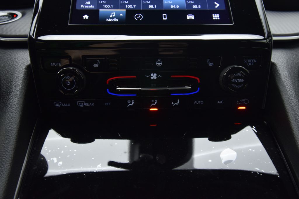 new 2025 Jeep Grand Cherokee L car, priced at $44,415
