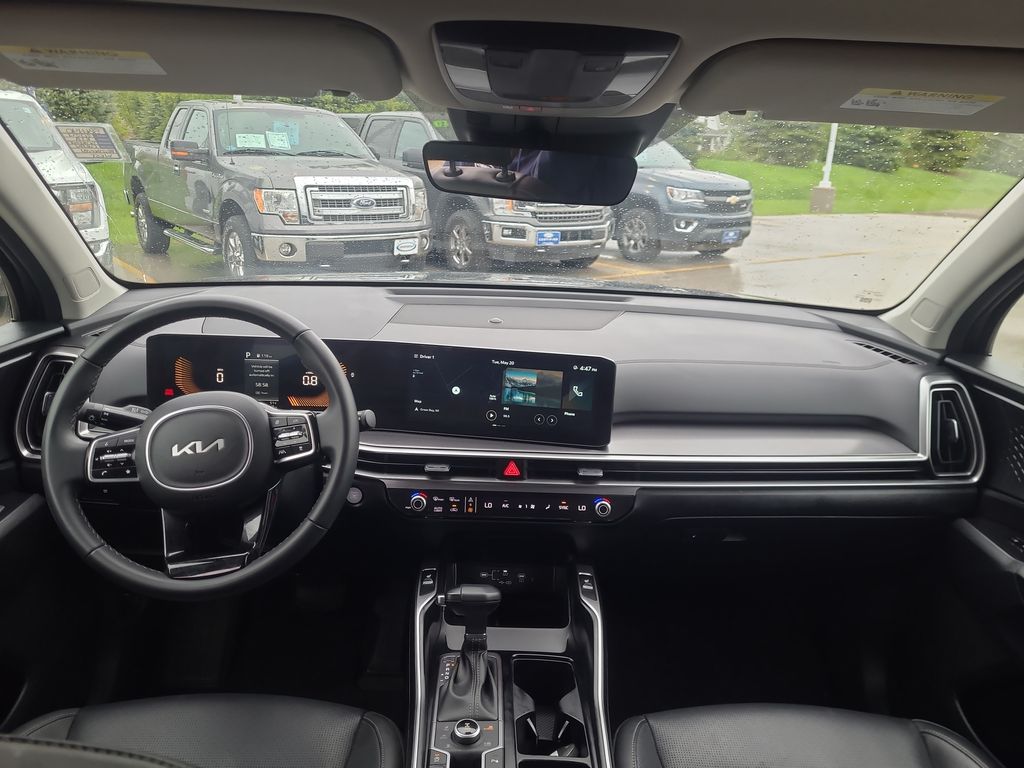 used 2024 Kia Sorento car, priced at $32,462