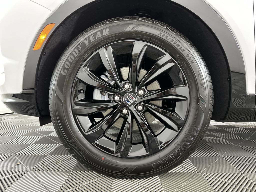 new 2025 Buick Envista car, priced at $29,374
