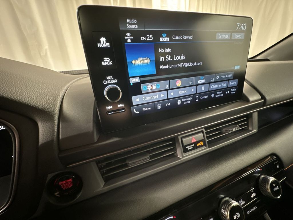 new 2025 Honda Pilot car, priced at $50,895