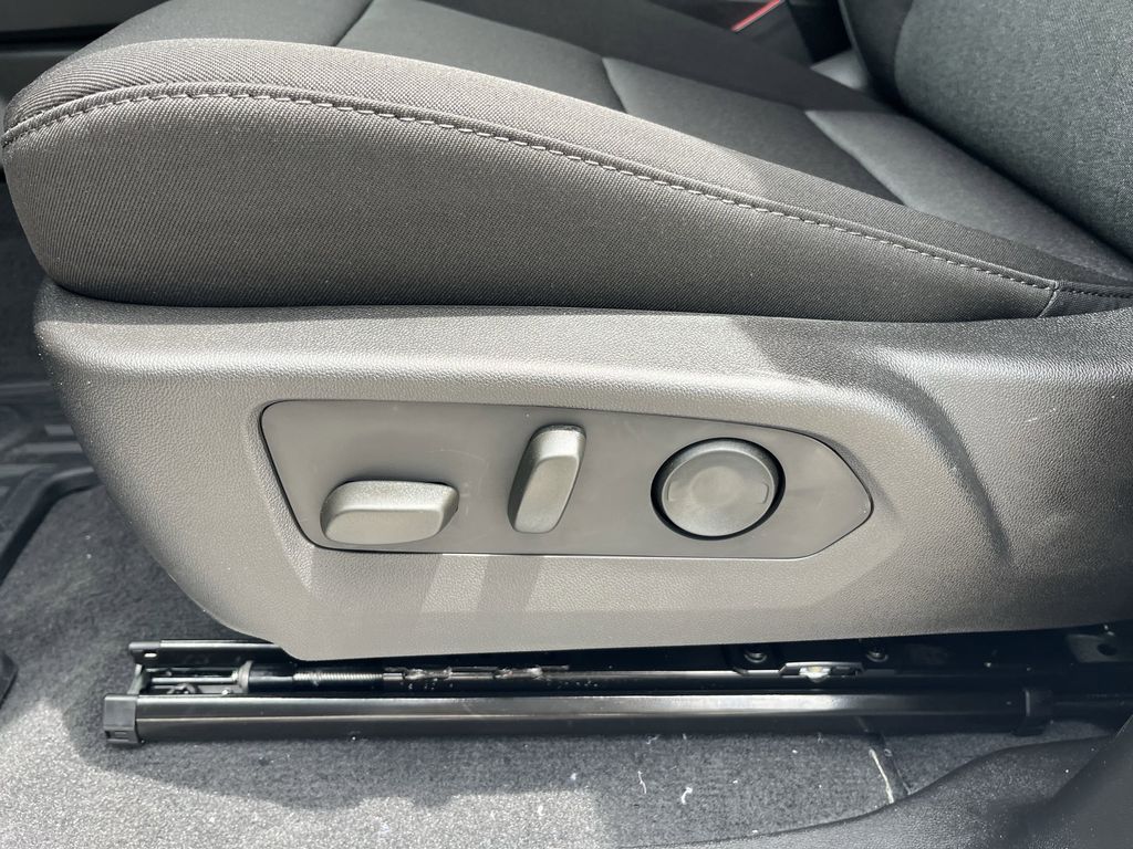 new 2025 Chevrolet Colorado car, priced at $30,400