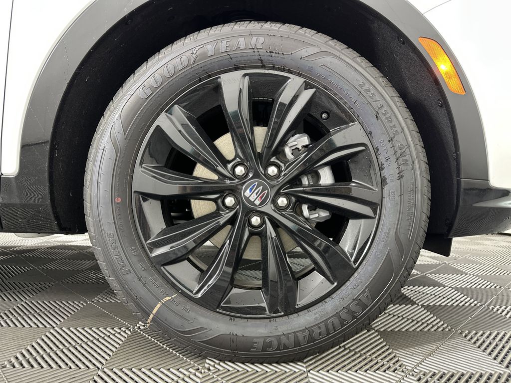 new 2025 Buick Envista car, priced at $29,075