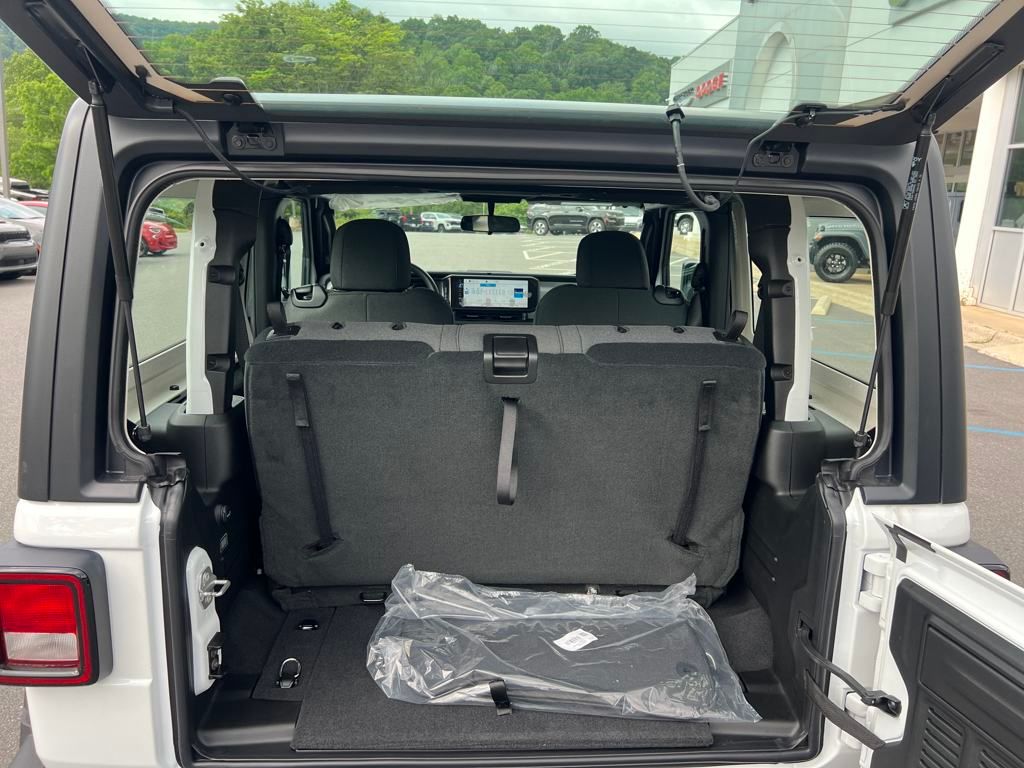 new 2025 Jeep Wrangler car, priced at $31,990