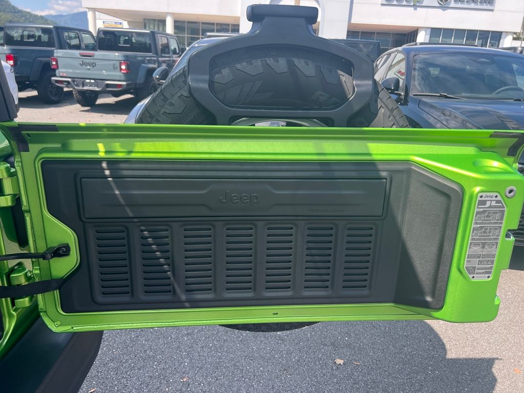 new 2025 Jeep Wrangler car, priced at $47,990