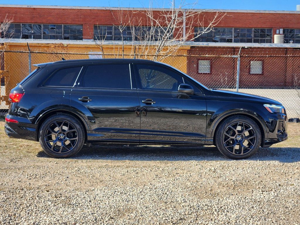 new 2025 Audi SQ7 car, priced at $98,995