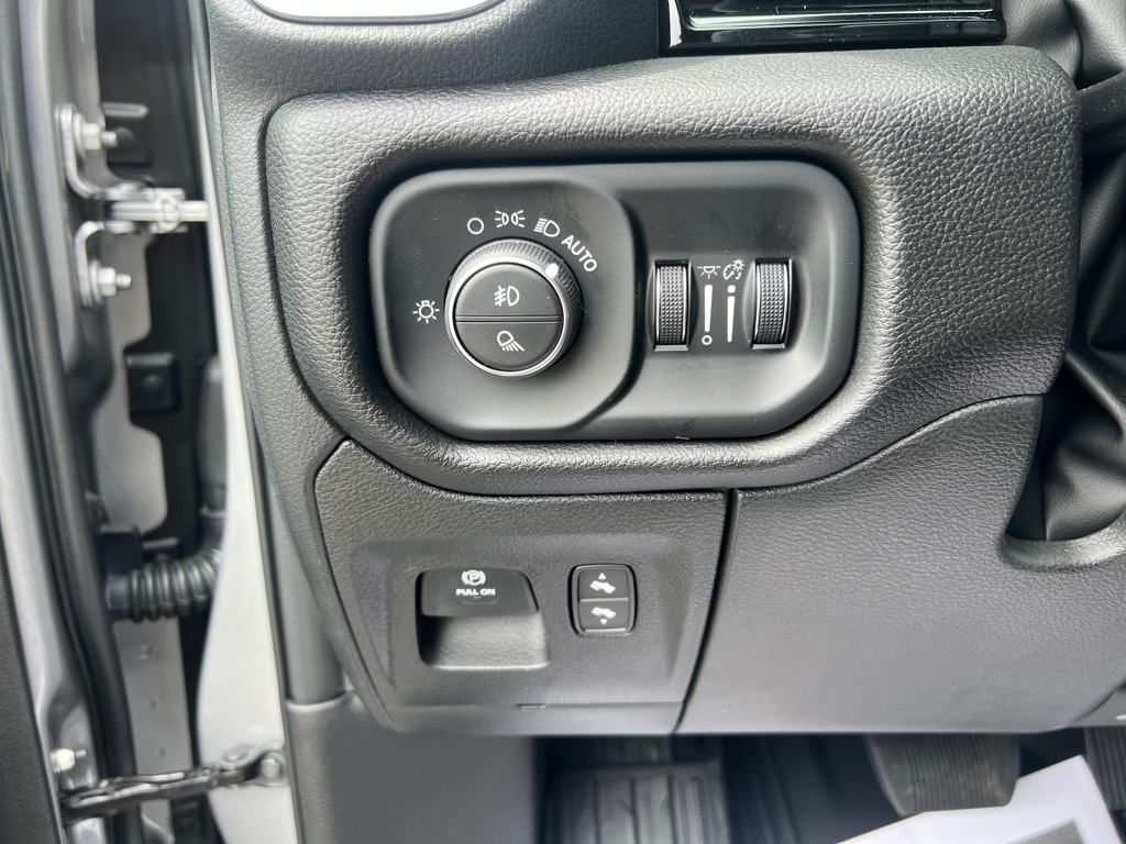 new 2025 Ram 1500 car, priced at $60,990