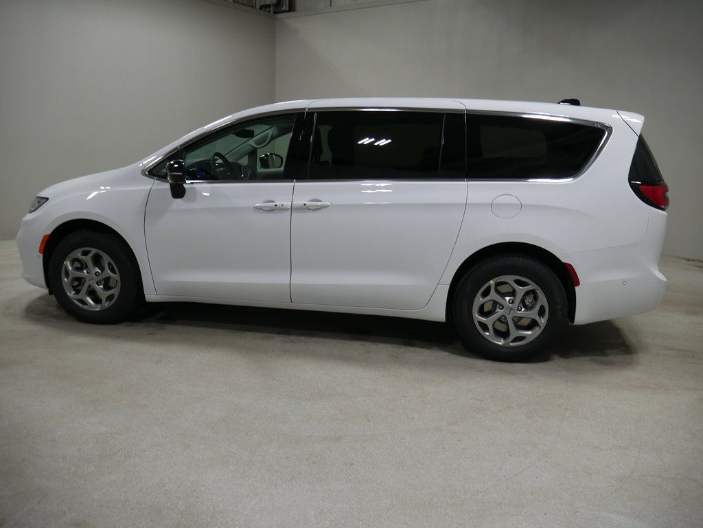 new 2024 Chrysler Pacifica car, priced at $47,810