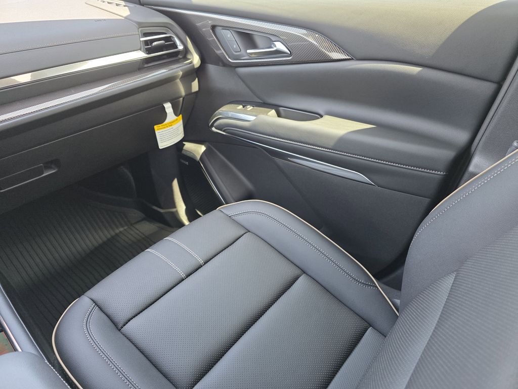 new 2025 Chevrolet Traverse car, priced at $56,658
