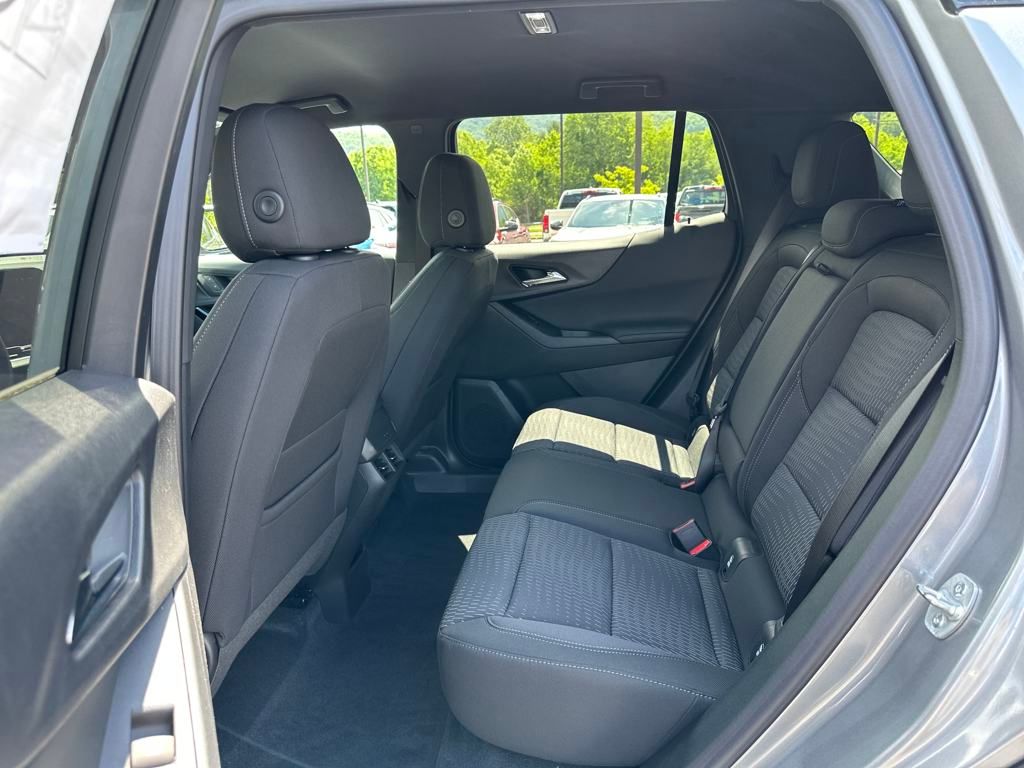 new 2026 Chevrolet Equinox car, priced at $31,995