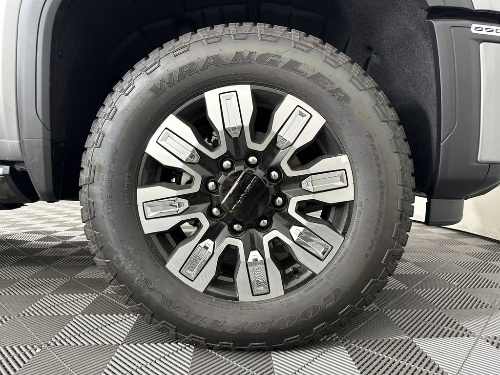 new 2025 GMC Sierra 2500HD car, priced at $85,634