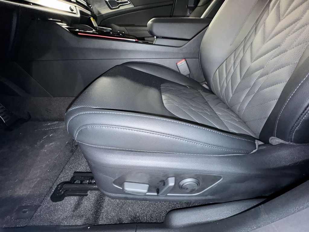 new 2025 Kia Sportage Plug-In Hybrid car, priced at $45,619