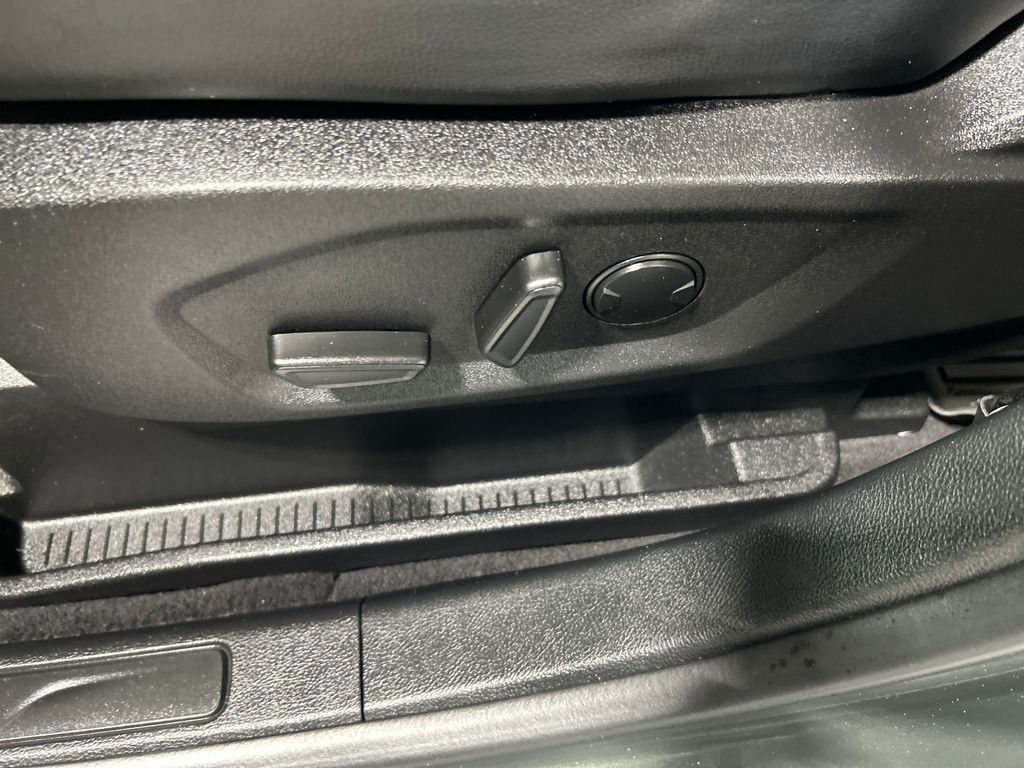 used 2023 Ford Edge car, priced at $28,520