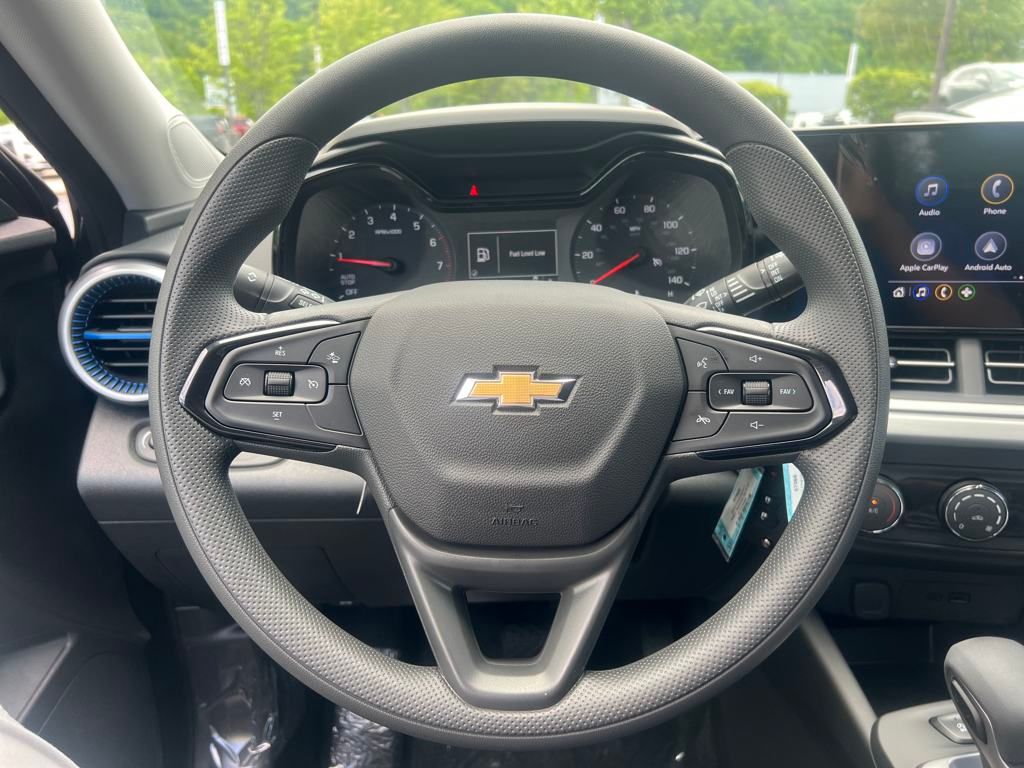 new 2025 Chevrolet Trax car, priced at $22,290