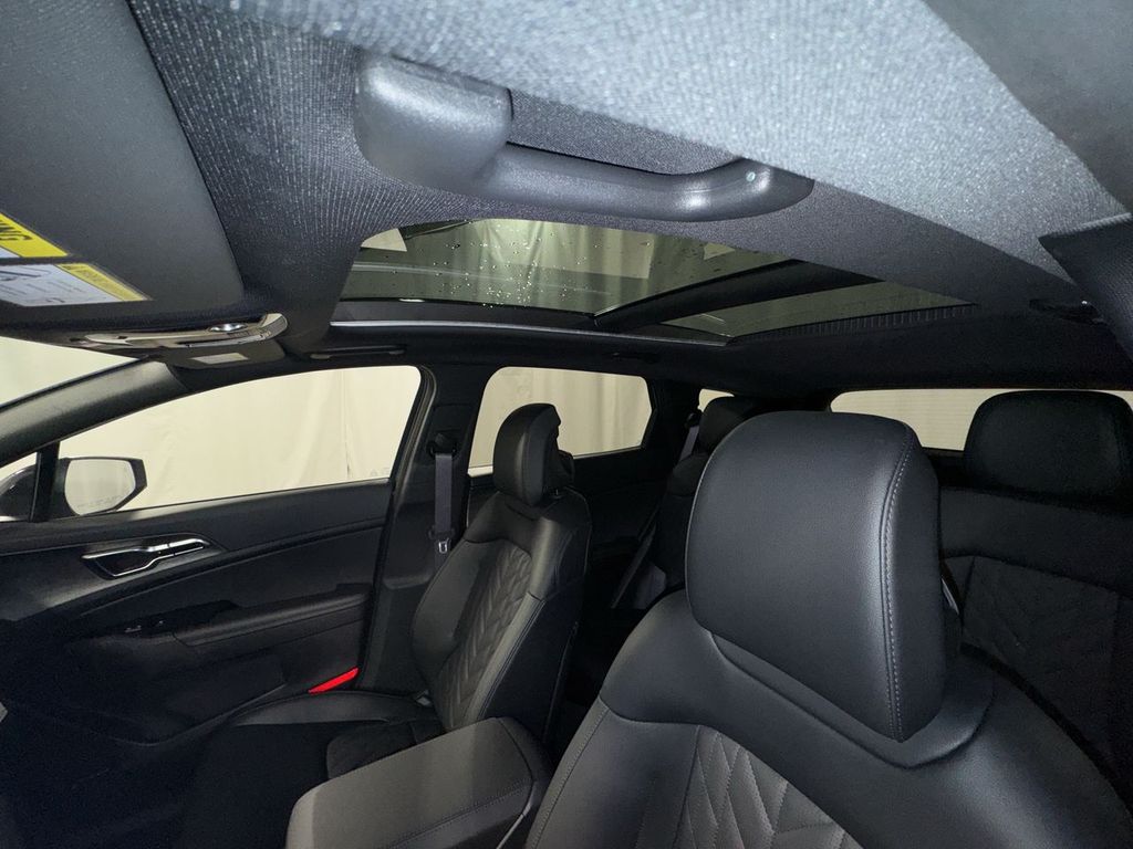 new 2025 Kia Sportage Plug-In Hybrid car, priced at $45,619