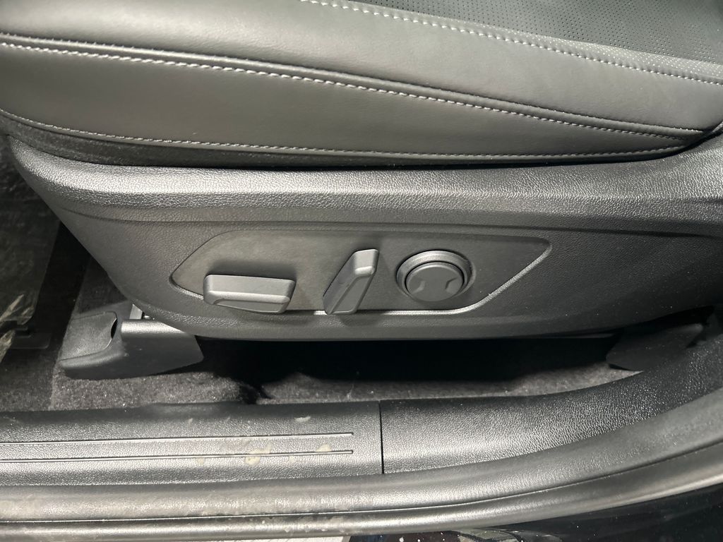 new 2025 Kia Sorento car, priced at $41,453
