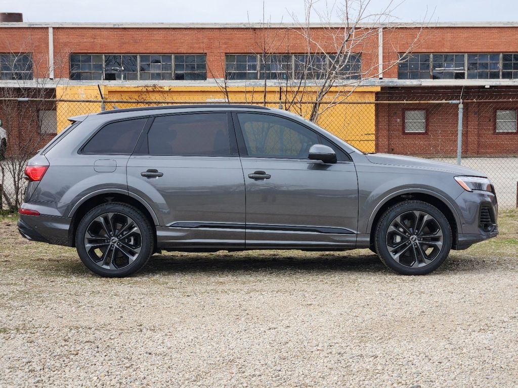 new 2025 Audi Q7 car, priced at $77,750