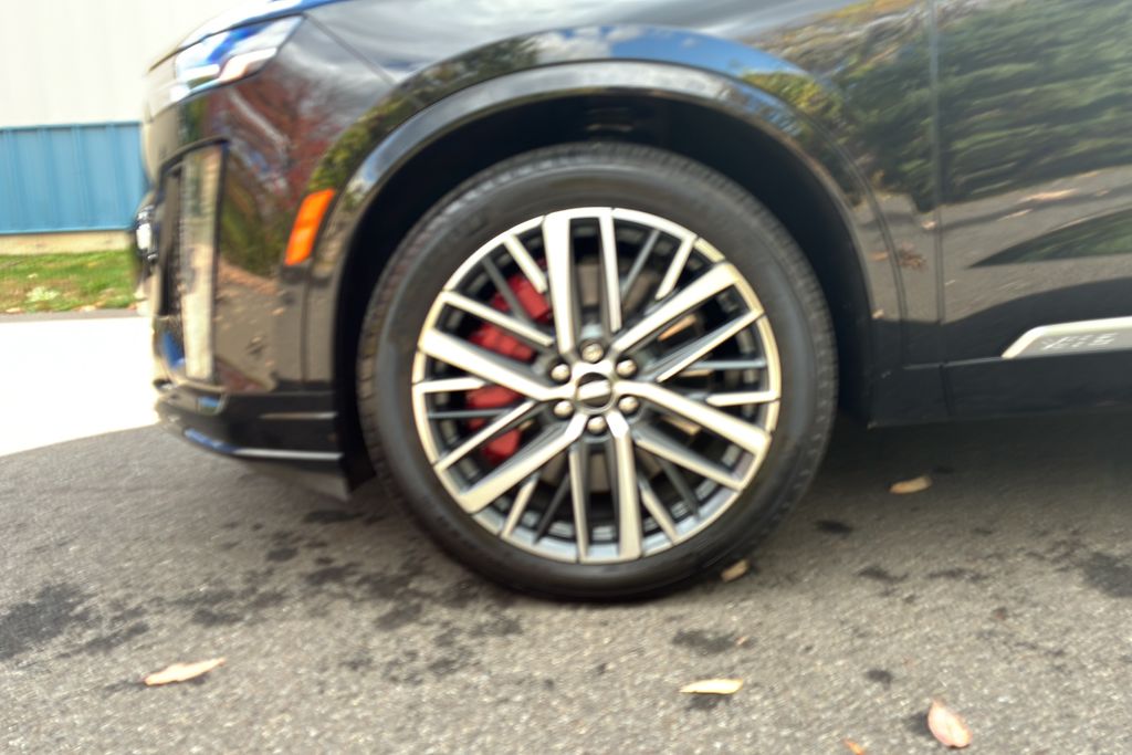 used 2022 Cadillac XT6 car, priced at $37,000
