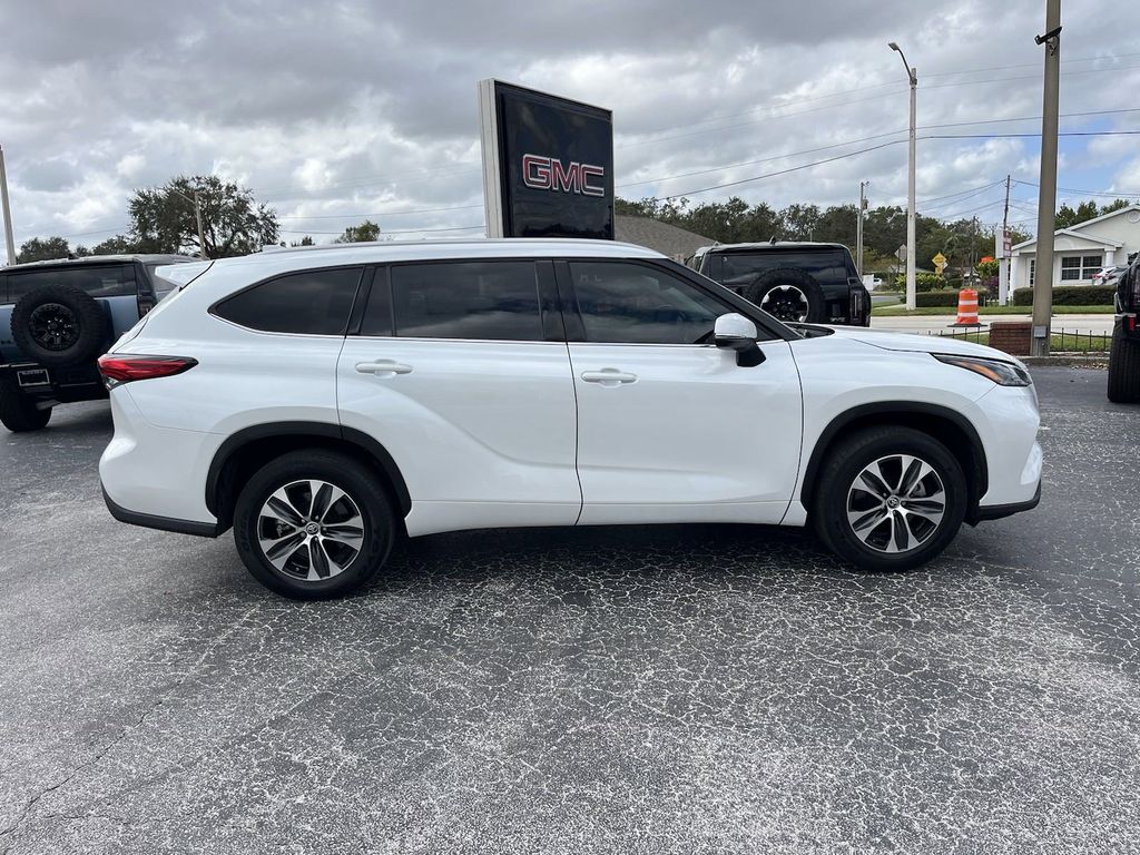 used 2022 Toyota Highlander Hybrid car, priced at $34,994